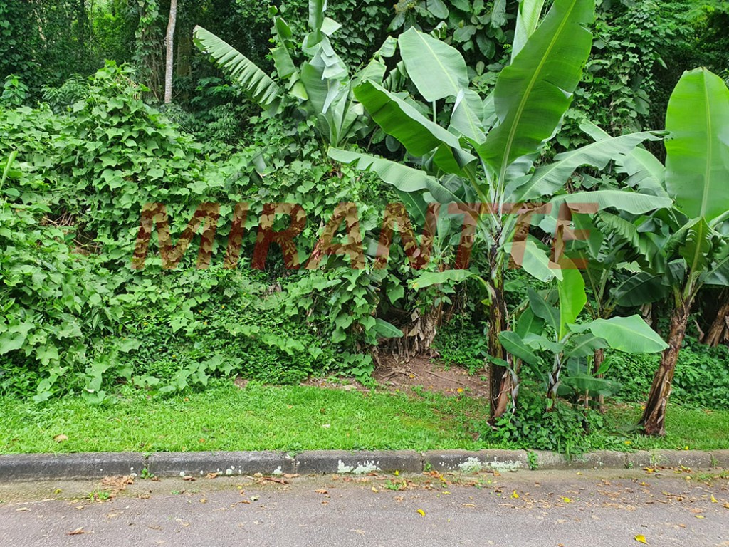 Terreno de 1400m² em Serra Da Cantareira
