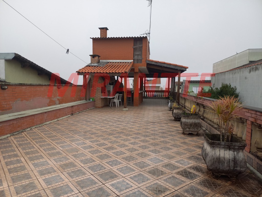 Sobrado de 235m² com 3 quartos em Parque Continental