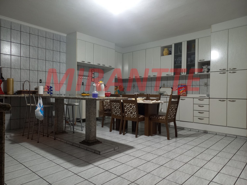 Sobrado de 235m² com 3 quartos em Parque Continental