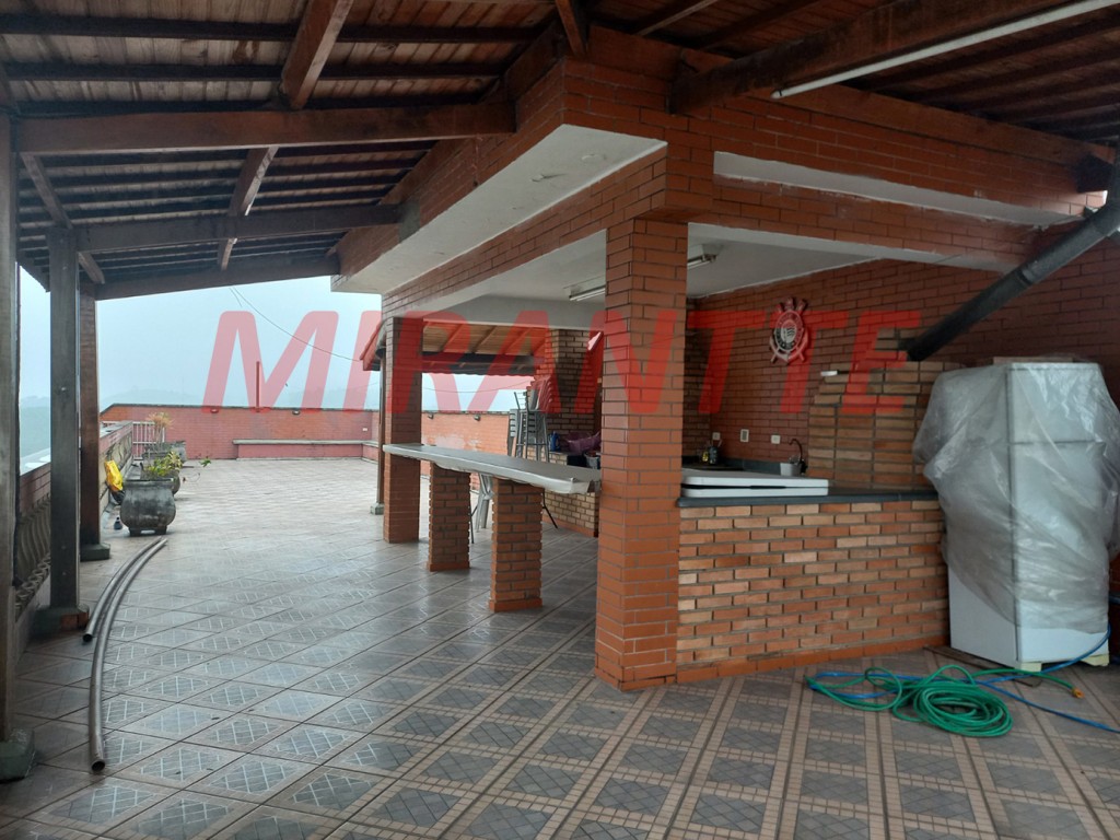 Sobrado de 235m² com 3 quartos em Parque Continental