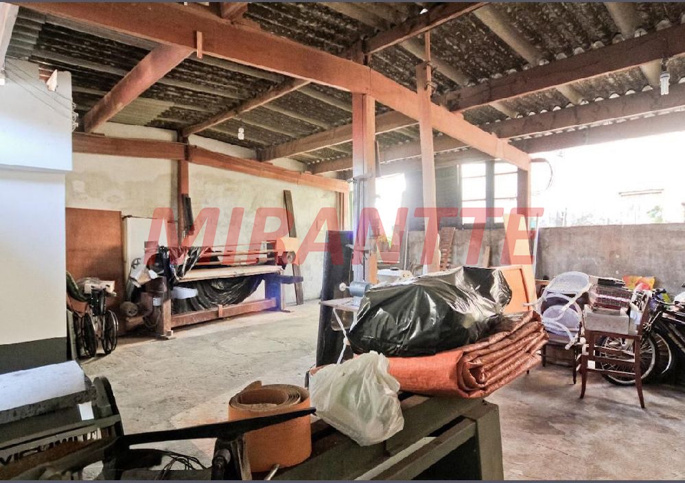 Terreno de 337m² em Limão
