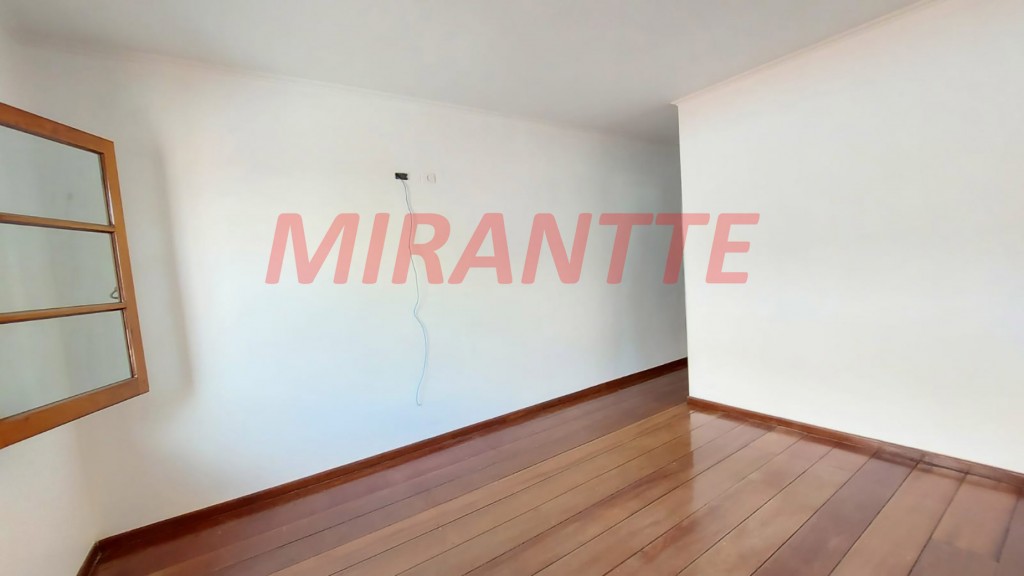 Sobrado de 196m² com 4 quartos em Vila Nova Mazzei