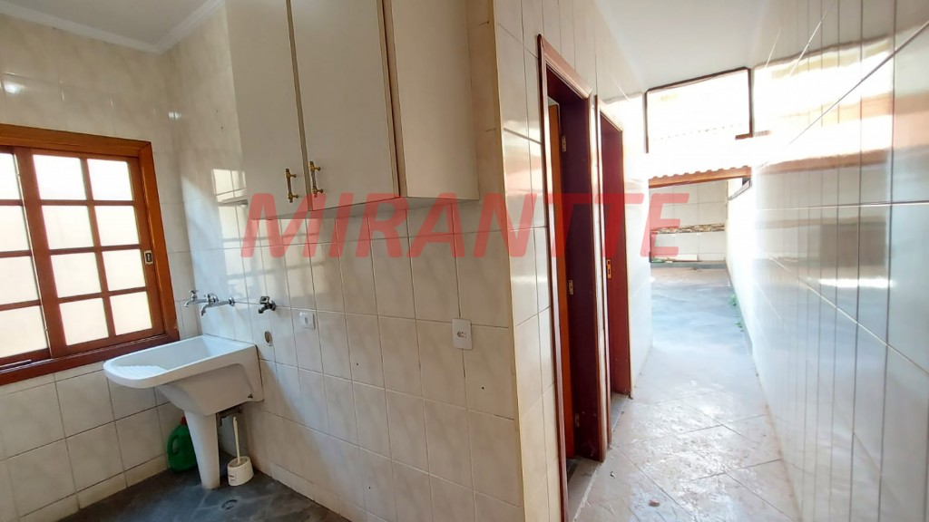 Sobrado de 196m² com 4 quartos em Vila Nova Mazzei