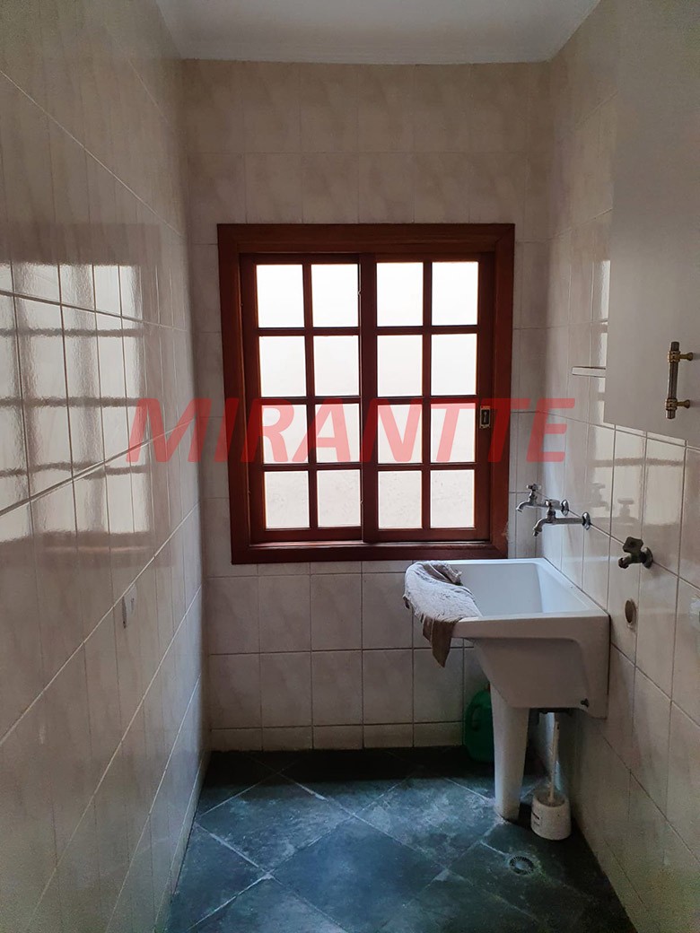 Sobrado de 196m² com 4 quartos em Vila Nova Mazzei