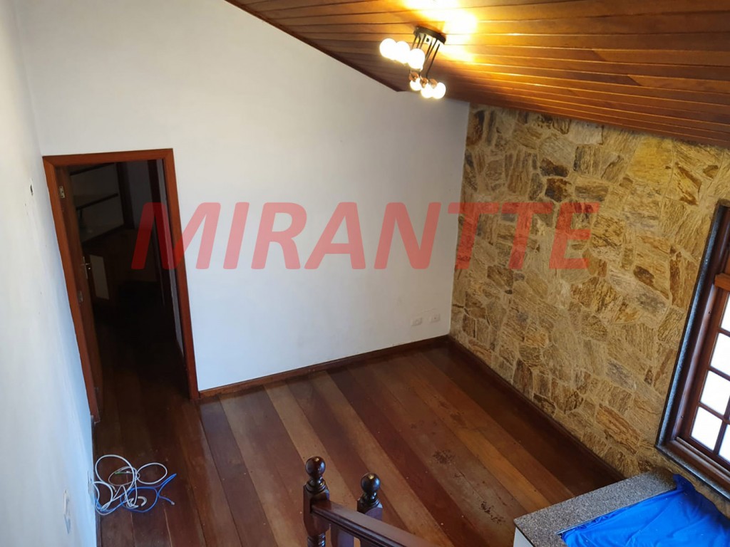 Sobrado de 196m² com 4 quartos em Vila Nova Mazzei