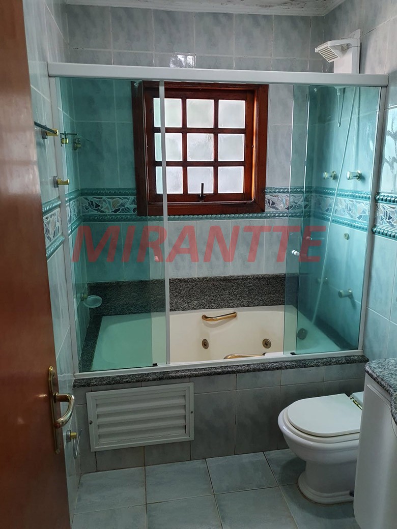 Sobrado de 196m² com 4 quartos em Vila Nova Mazzei