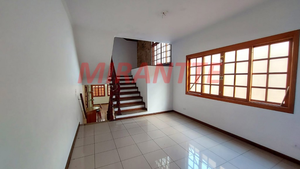 Sobrado de 196m² com 4 quartos em Vila Nova Mazzei