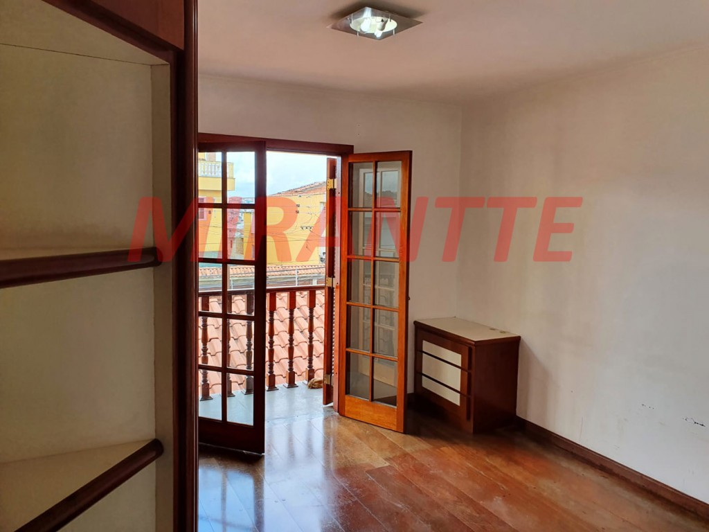 Sobrado de 196m² com 4 quartos em Vila Nova Mazzei