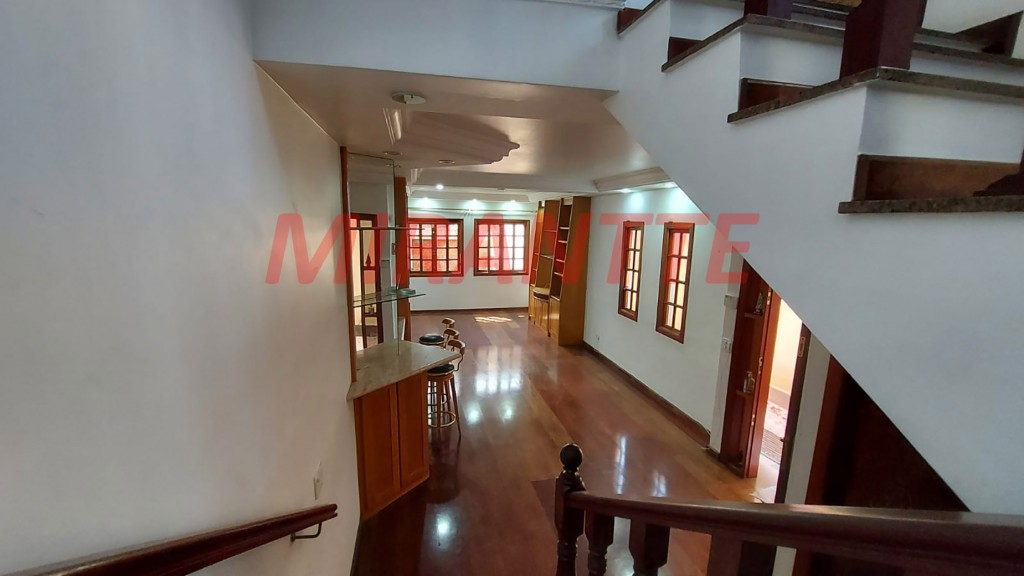 Sobrado de 196m² com 4 quartos em Vila Nova Mazzei