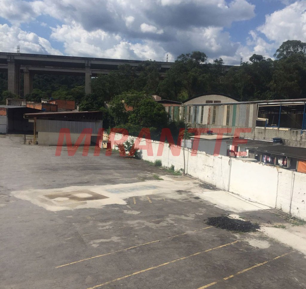 Terreno de 3800m² em Jardim Peri