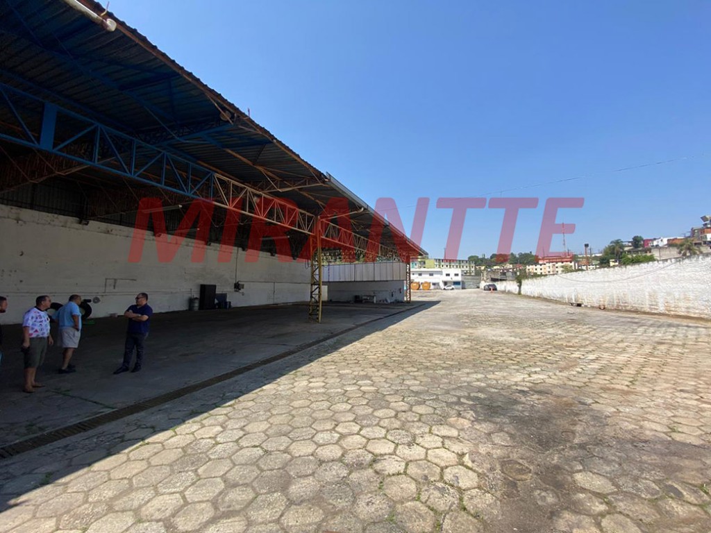 Terreno de 3800m² em Jardim Peri