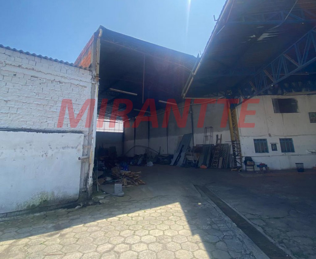 Terreno de 3800m² em Jardim Peri