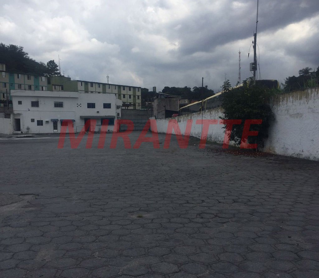 Terreno de 3800m² em Jardim Peri