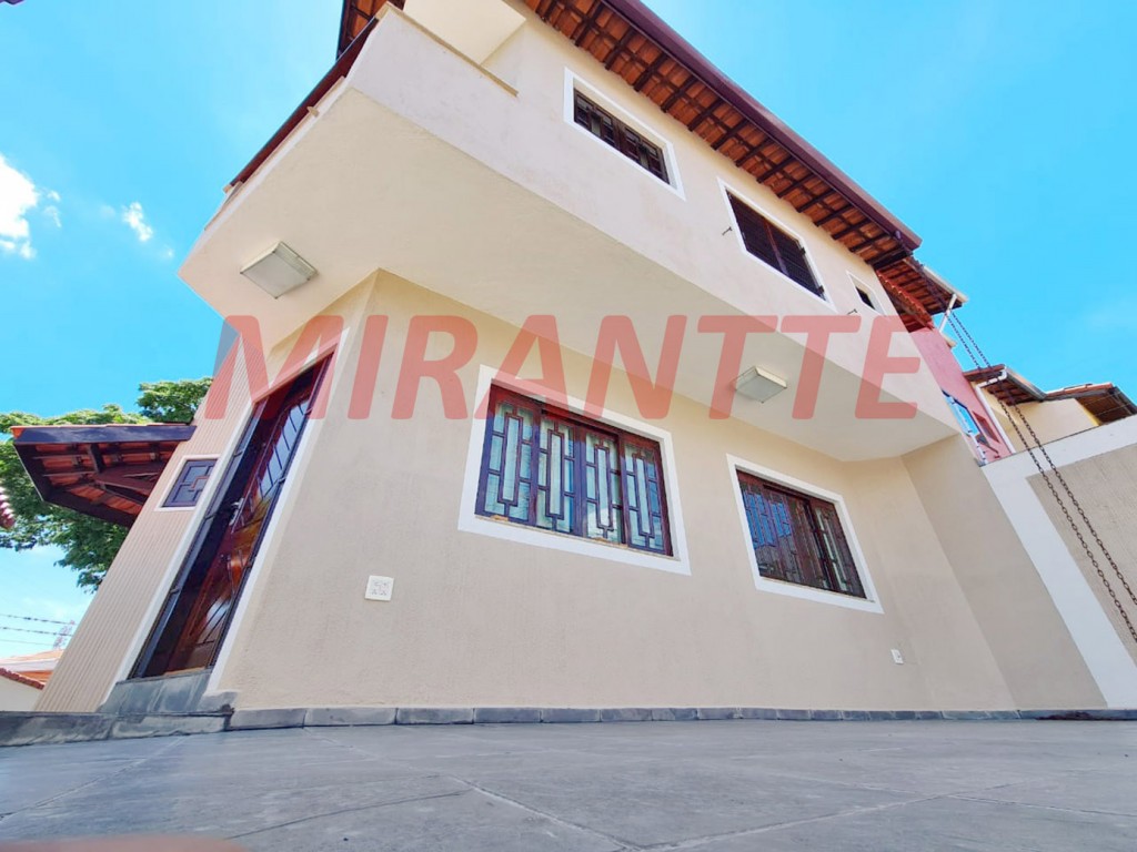 Sobrado de 164m² com 4 quartos em Vila Galvão