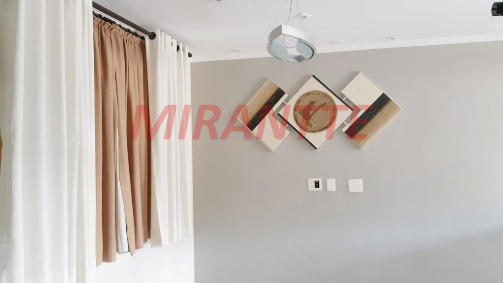 Sobrado de 164m² com 4 quartos em Vila Galvão