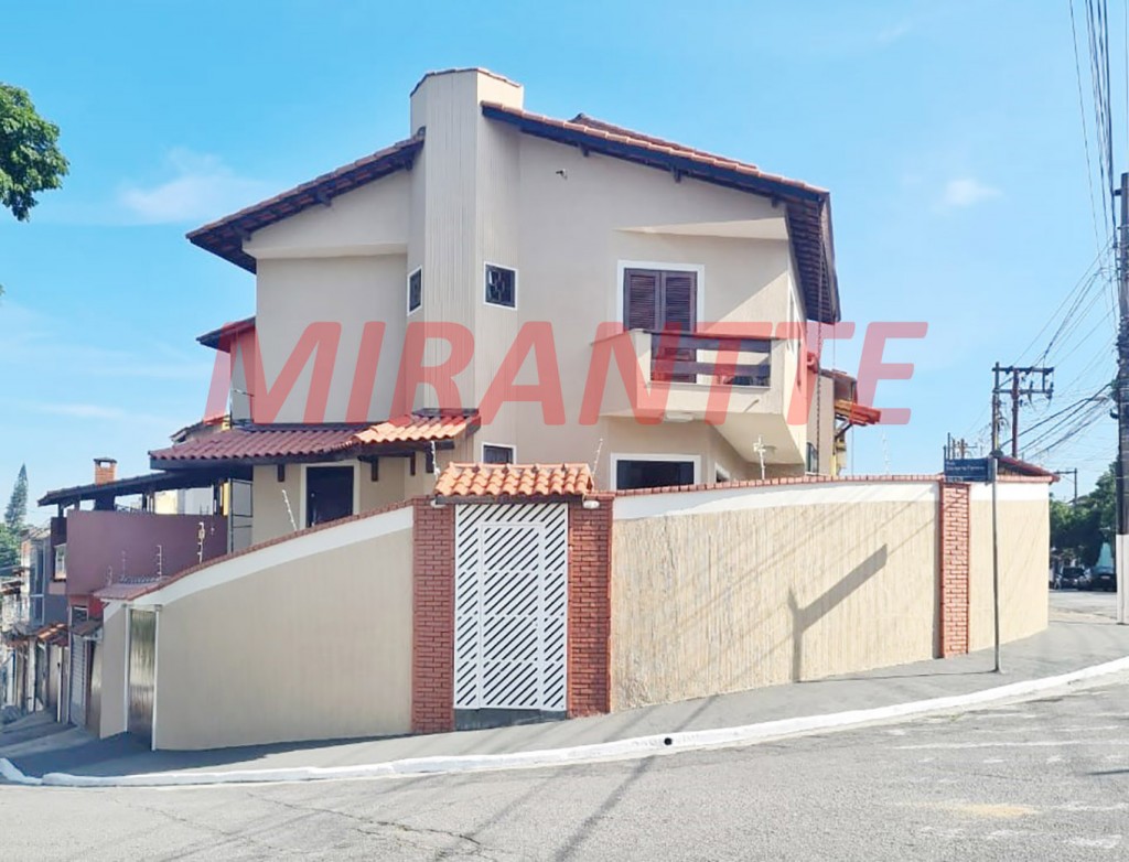 Sobrado de 164m² com 4 quartos em Vila Galvão
