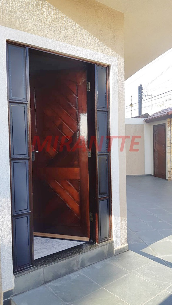 Sobrado de 164m² com 4 quartos em Vila Galvão