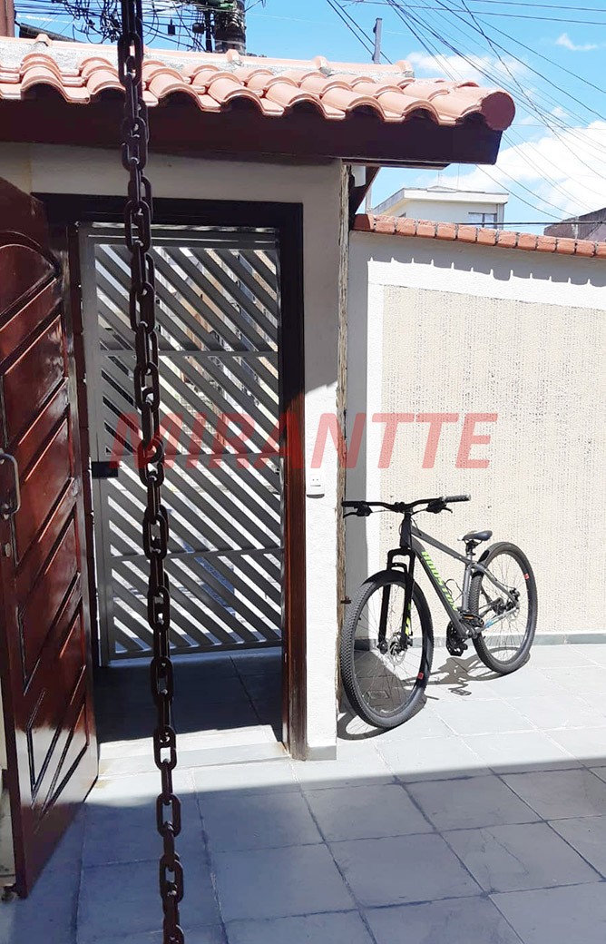 Sobrado de 164m² com 4 quartos em Vila Galvão