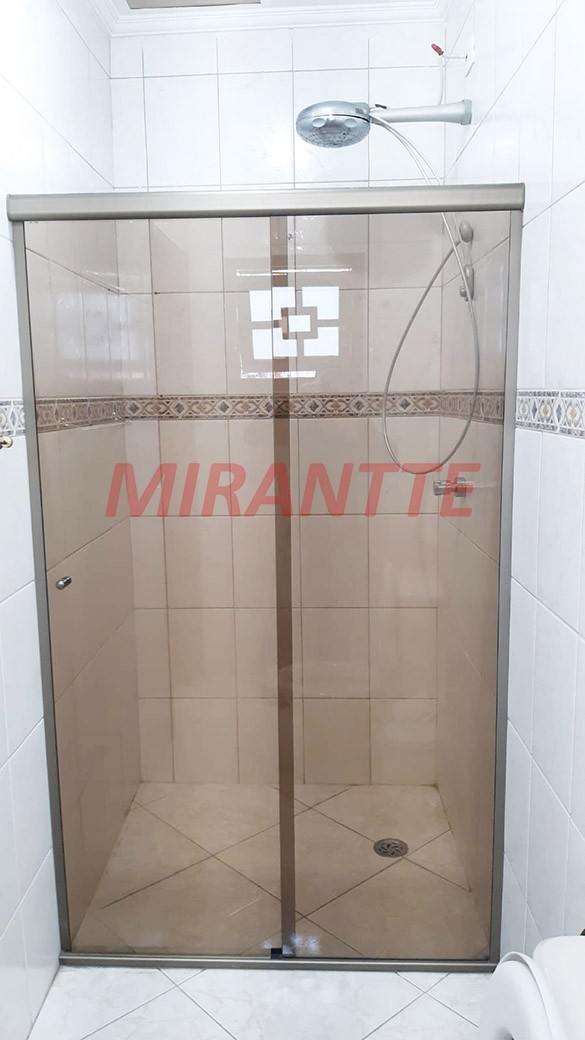 Sobrado de 164m² com 4 quartos em Vila Galvão