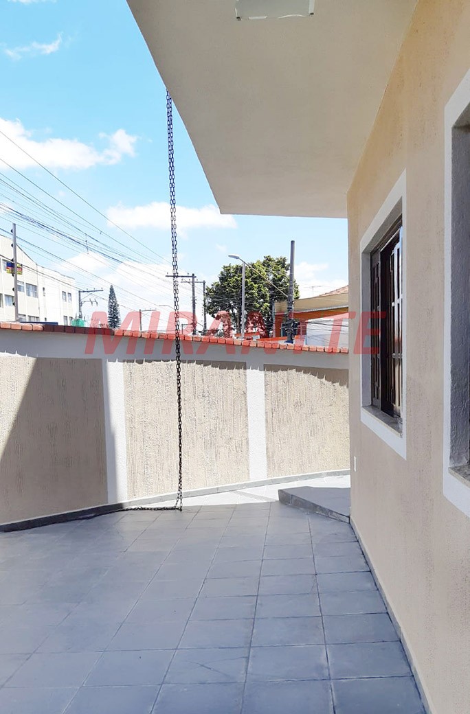 Sobrado de 164m² com 4 quartos em Vila Galvão