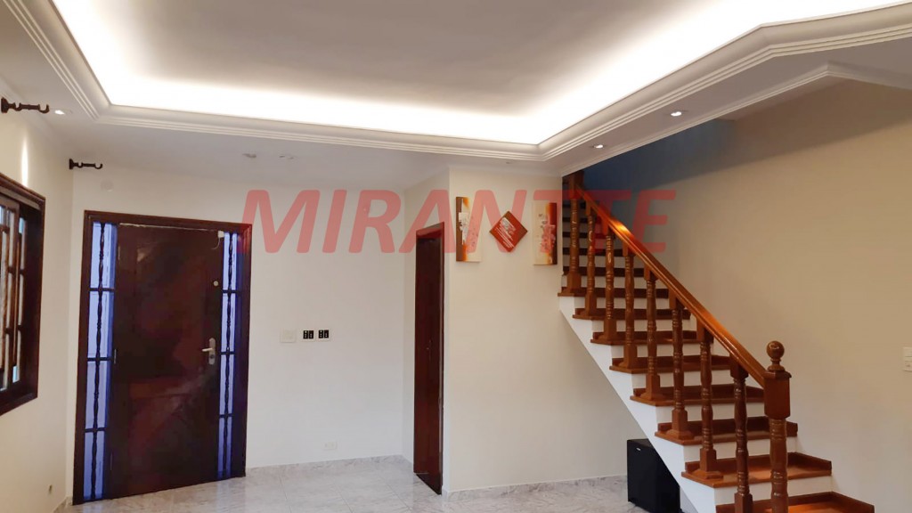 Sobrado de 164m² com 4 quartos em Vila Galvão