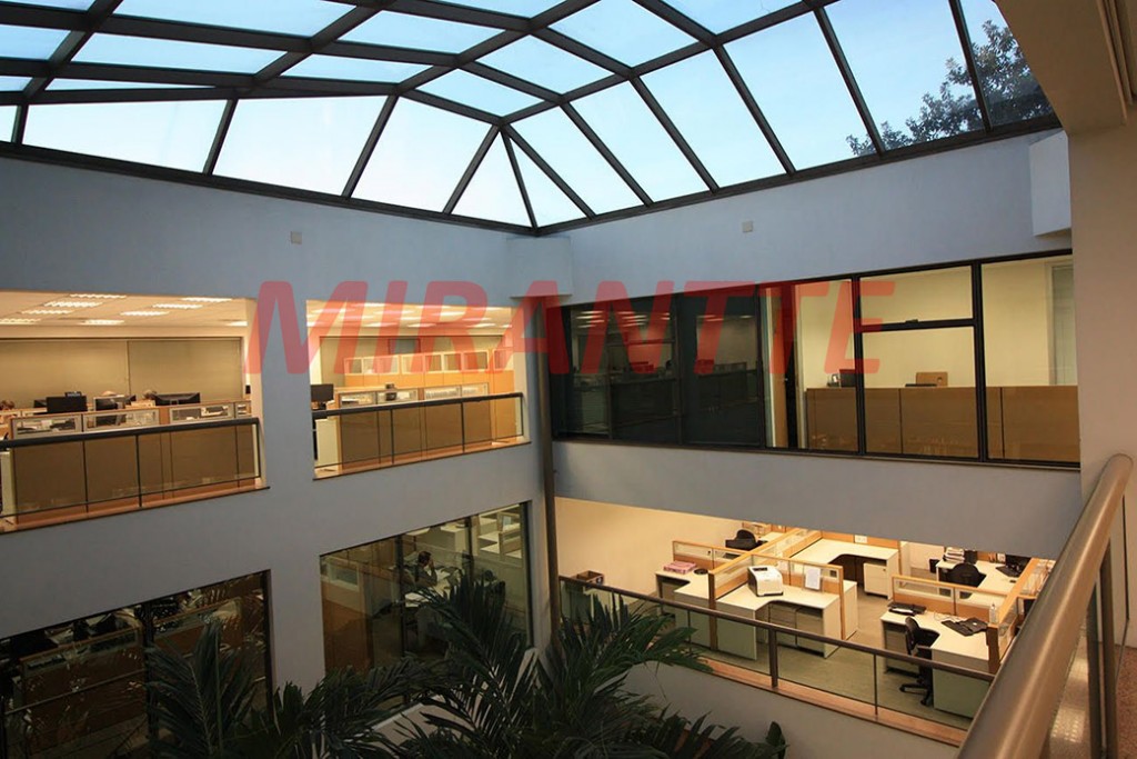 Comercial de 2301m² em Vila Hamburguesa