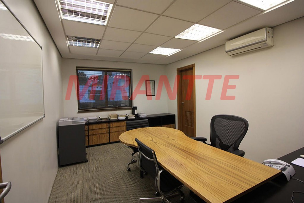 Comercial de 2301m² em Vila Hamburguesa
