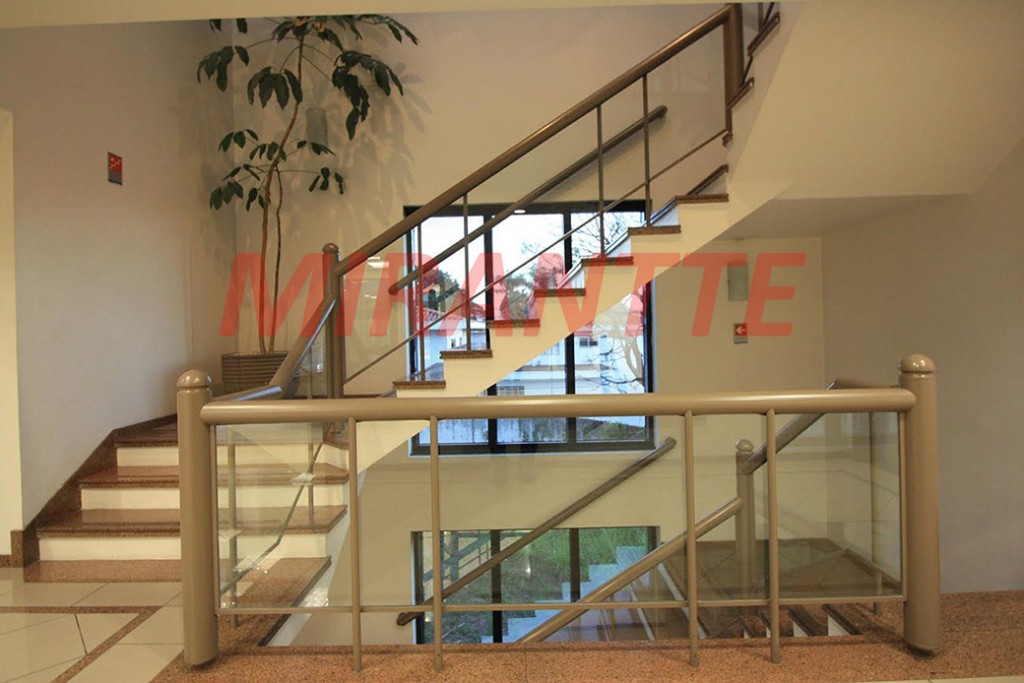 Comercial de 2301m² em Vila Hamburguesa