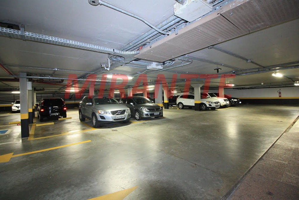 Comercial de 2301m² em Vila Hamburguesa