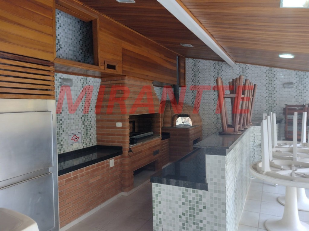 Apartamento de 210m² com 4 quartos em Água Fria