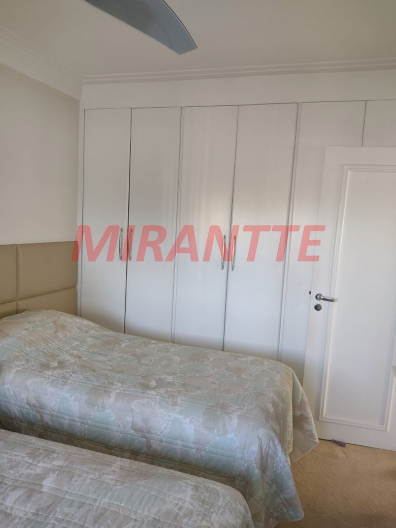 Apartamento de 210m² com 4 quartos em Água Fria