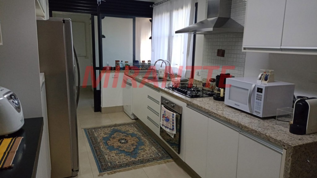 Apartamento de 210m² com 4 quartos em Água Fria