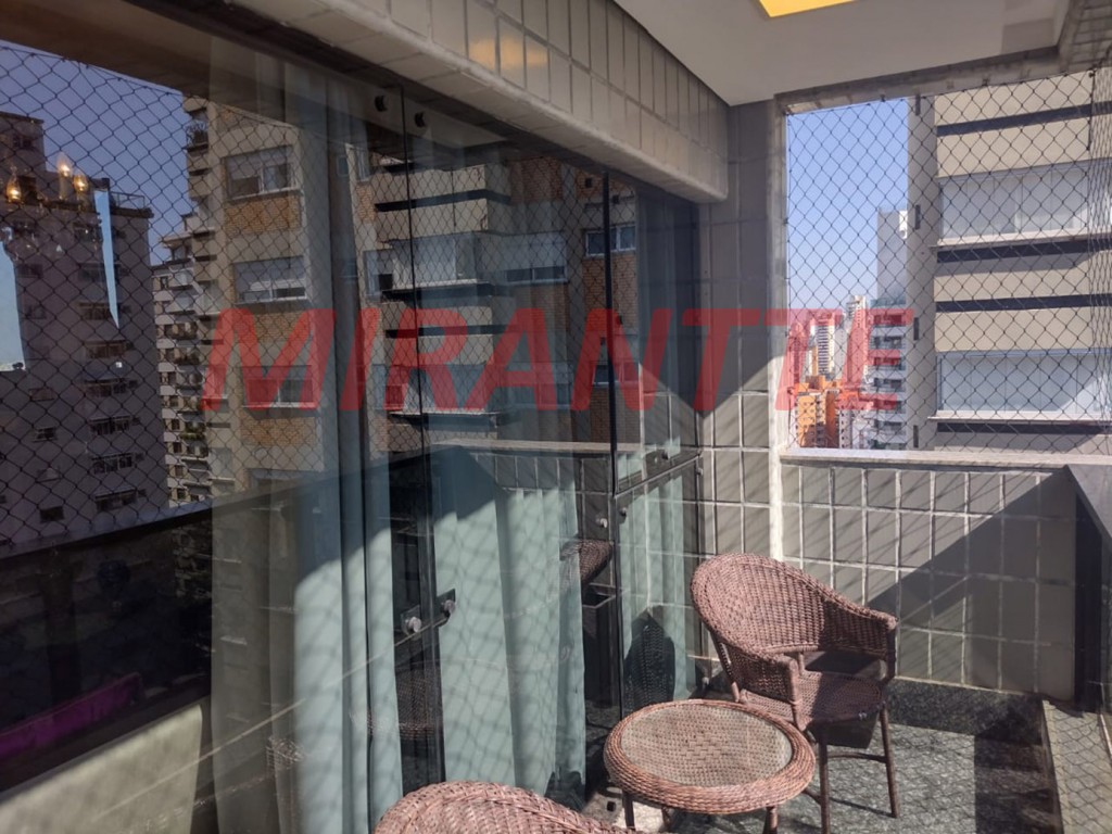 Apartamento de 210m² com 4 quartos em Água Fria