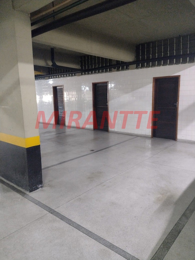 Apartamento de 210m² com 4 quartos em Água Fria