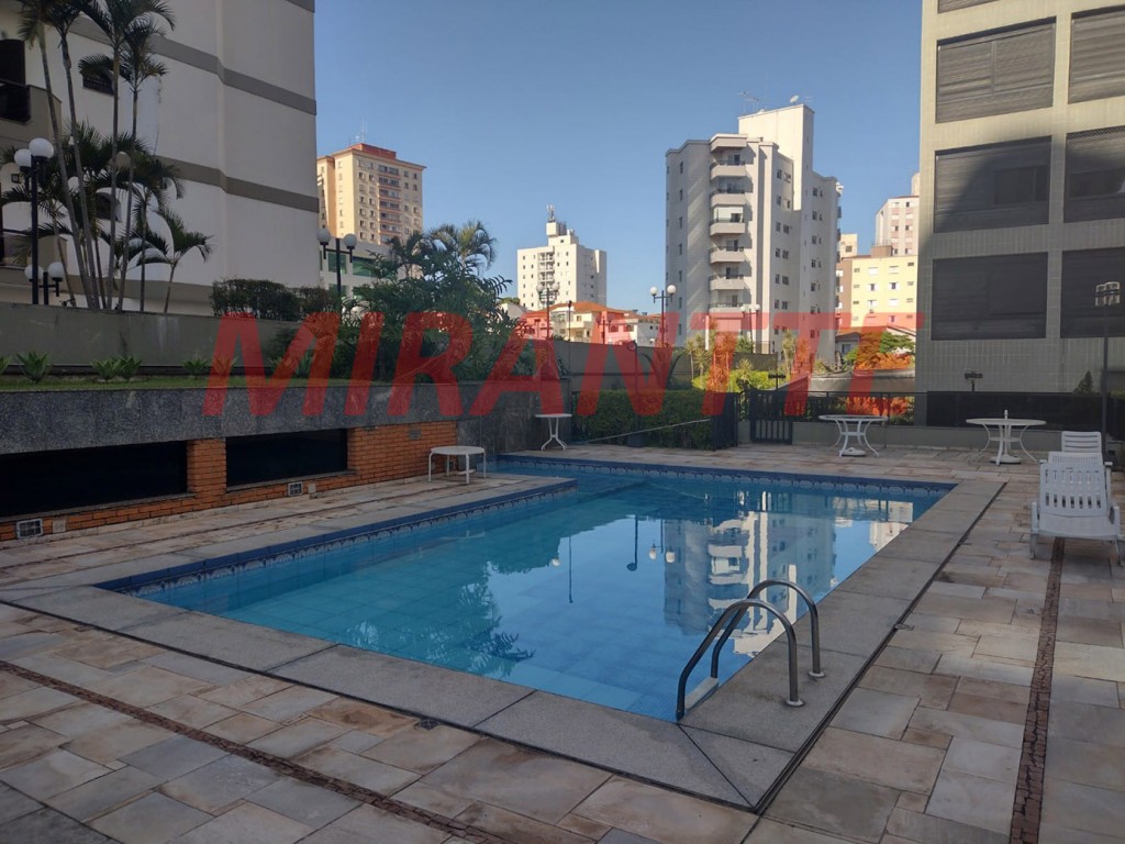 Apartamento de 210m² com 4 quartos em Água Fria
