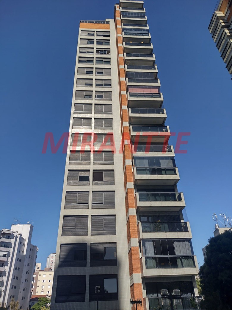Apartamento de 210m² com 4 quartos em Água Fria