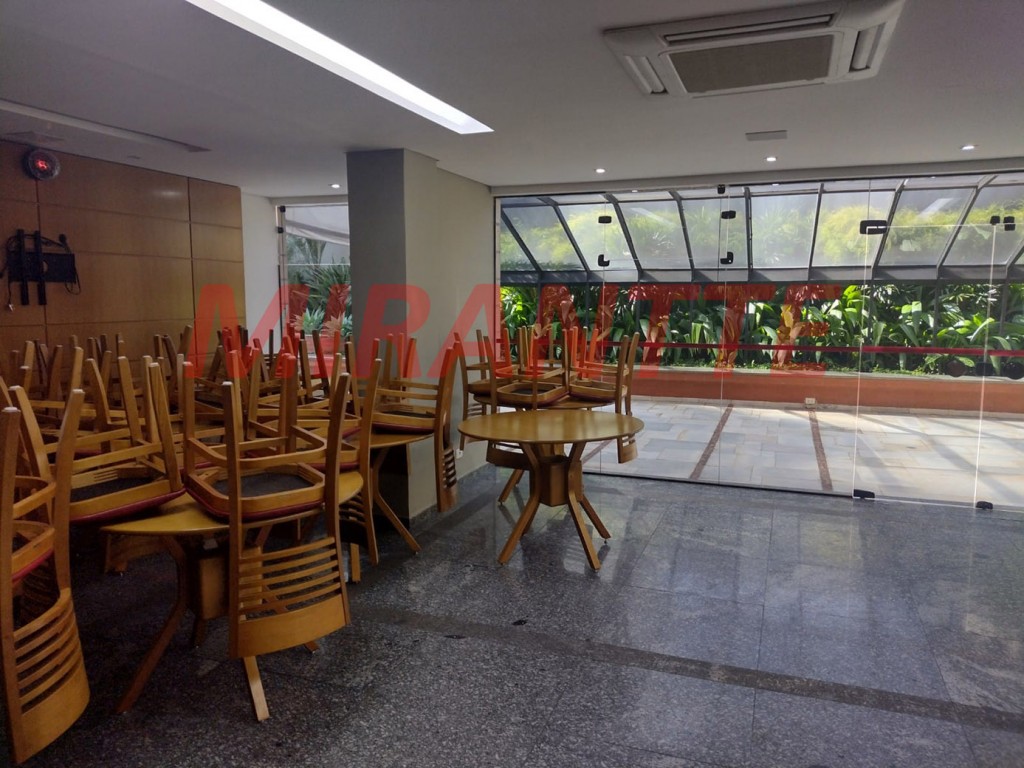 Apartamento de 210m² com 4 quartos em Água Fria