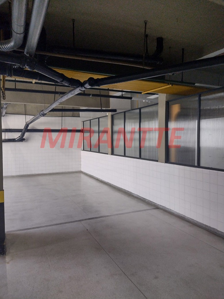 Apartamento de 210m² com 4 quartos em Água Fria