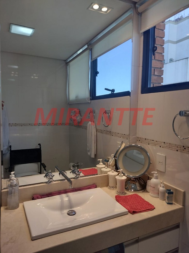 Apartamento de 210m² com 4 quartos em Água Fria