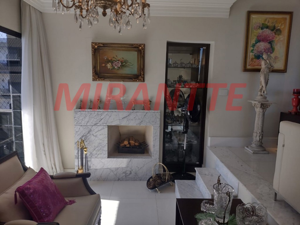Apartamento de 210m² com 4 quartos em Água Fria