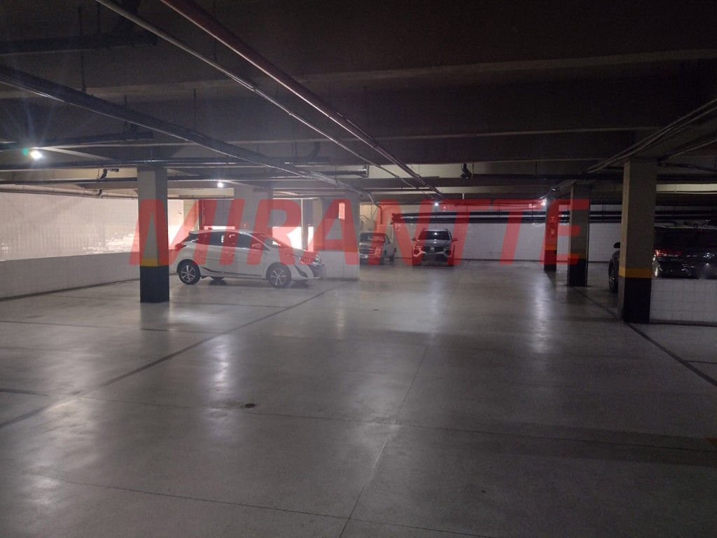 Apartamento de 210m² com 4 quartos em Água Fria