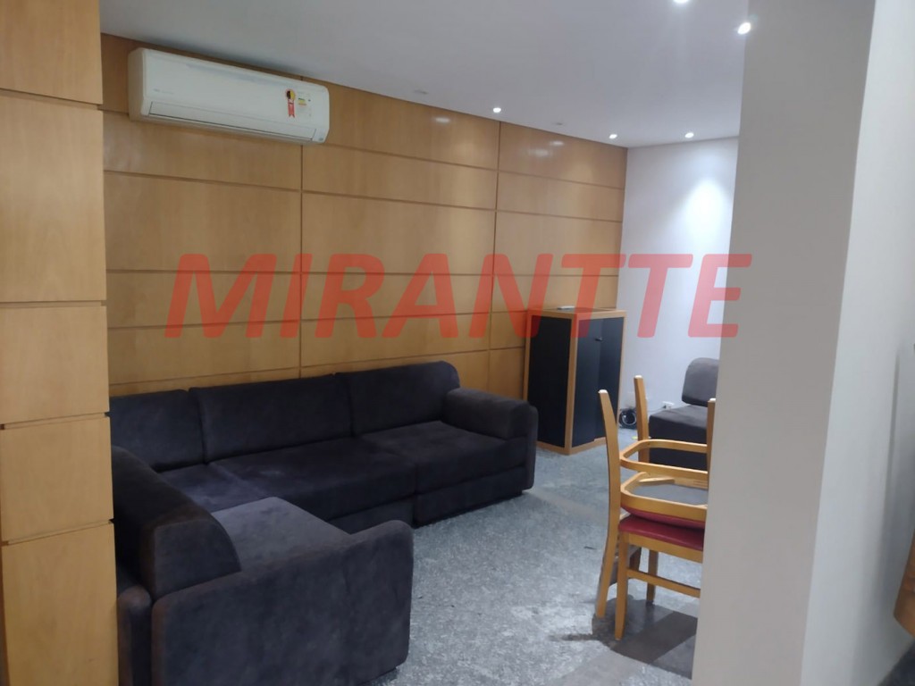 Apartamento de 210m² com 4 quartos em Água Fria