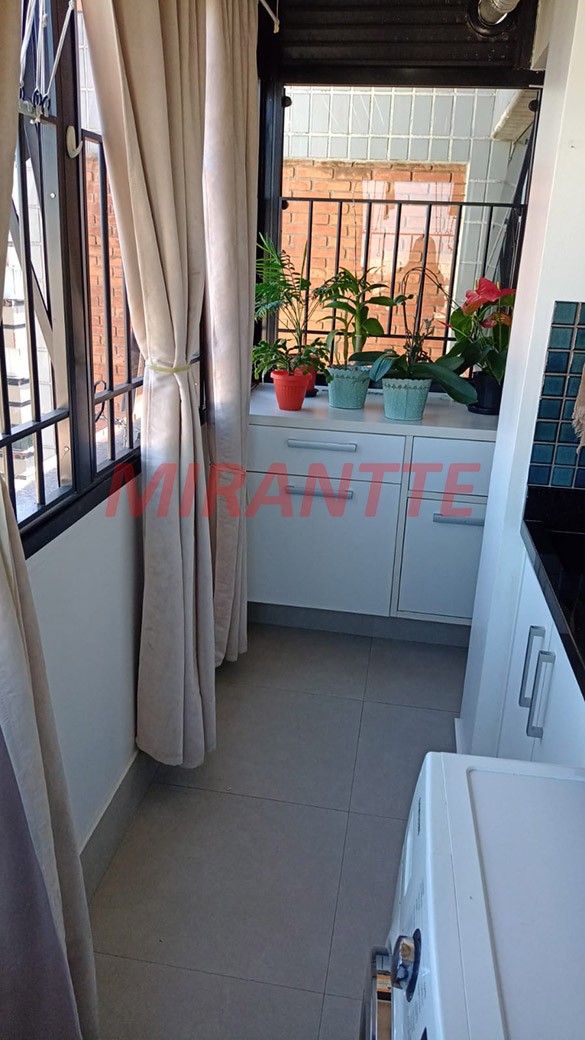 Apartamento de 210m² com 4 quartos em Água Fria