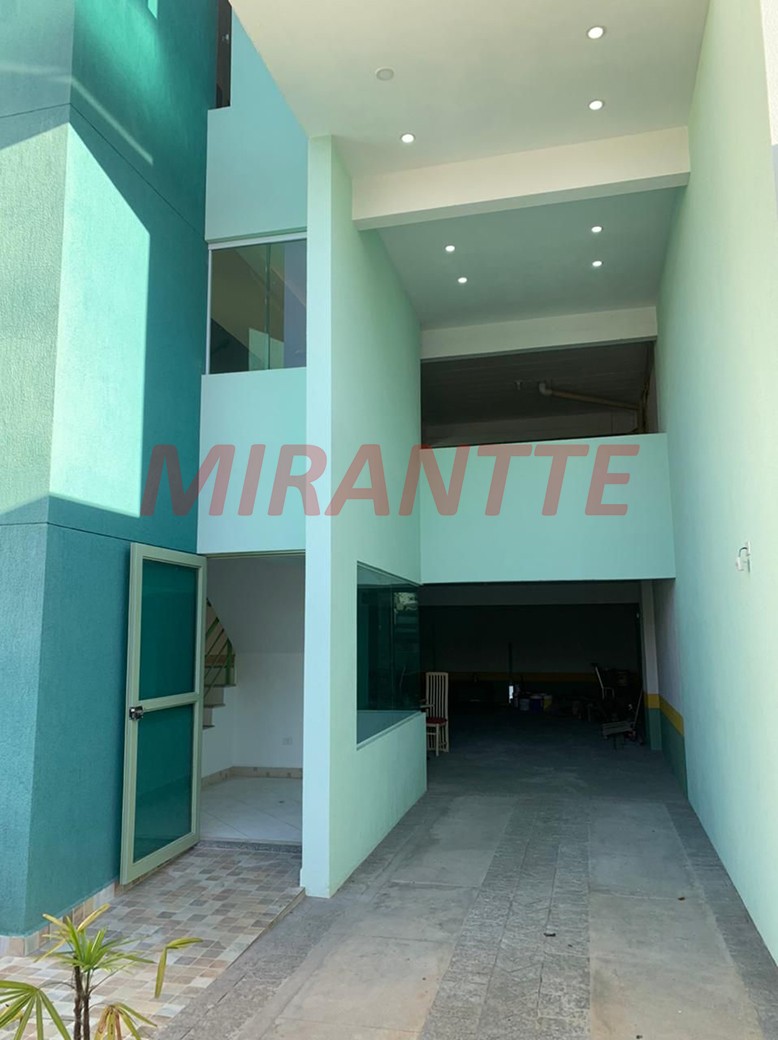 Apartamento com 2 quartos em Água Fria