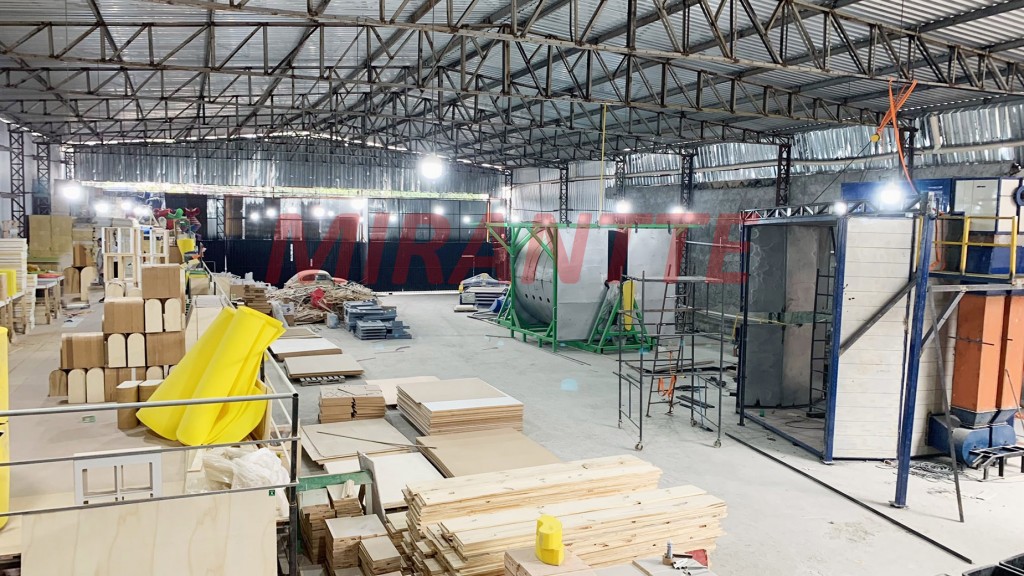 Galpao de 2800m² em Vila Galvão