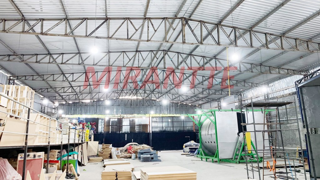 Galpao de 2800m² em Vila Galvão