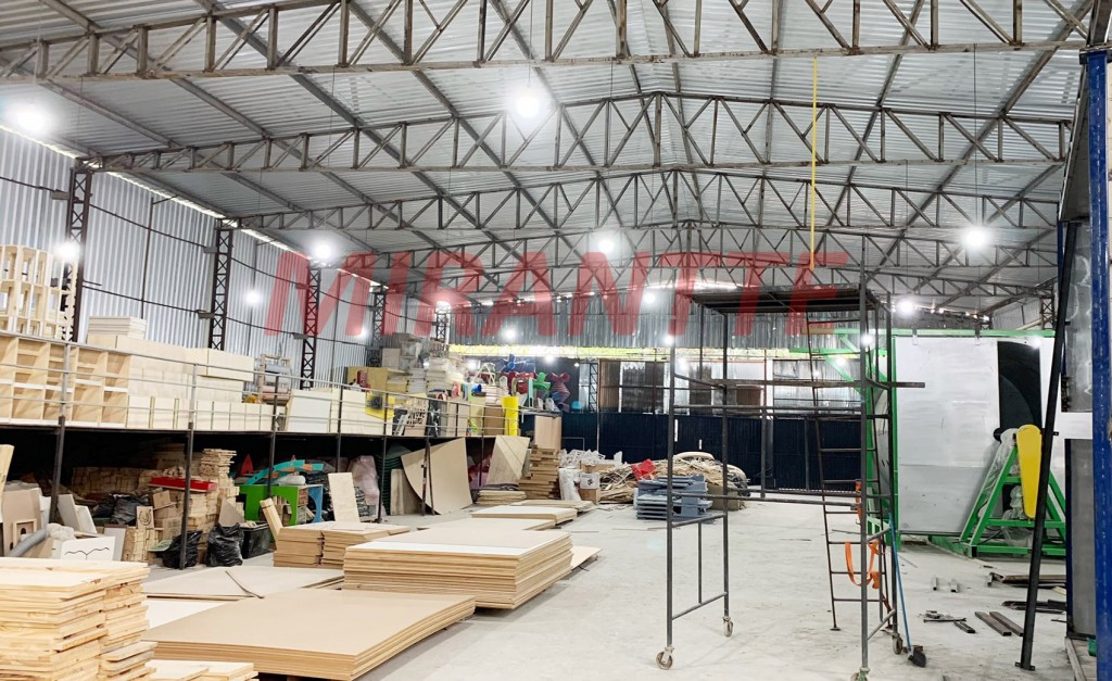 Galpao de 2800m² em Vila Galvão