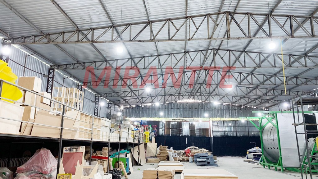 Galpao de 2800m² em Vila Galvão
