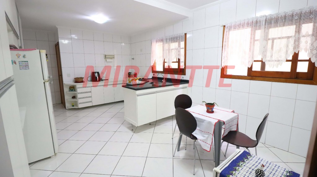 Sobrado de 161m² com 3 quartos em Vila Gustavo