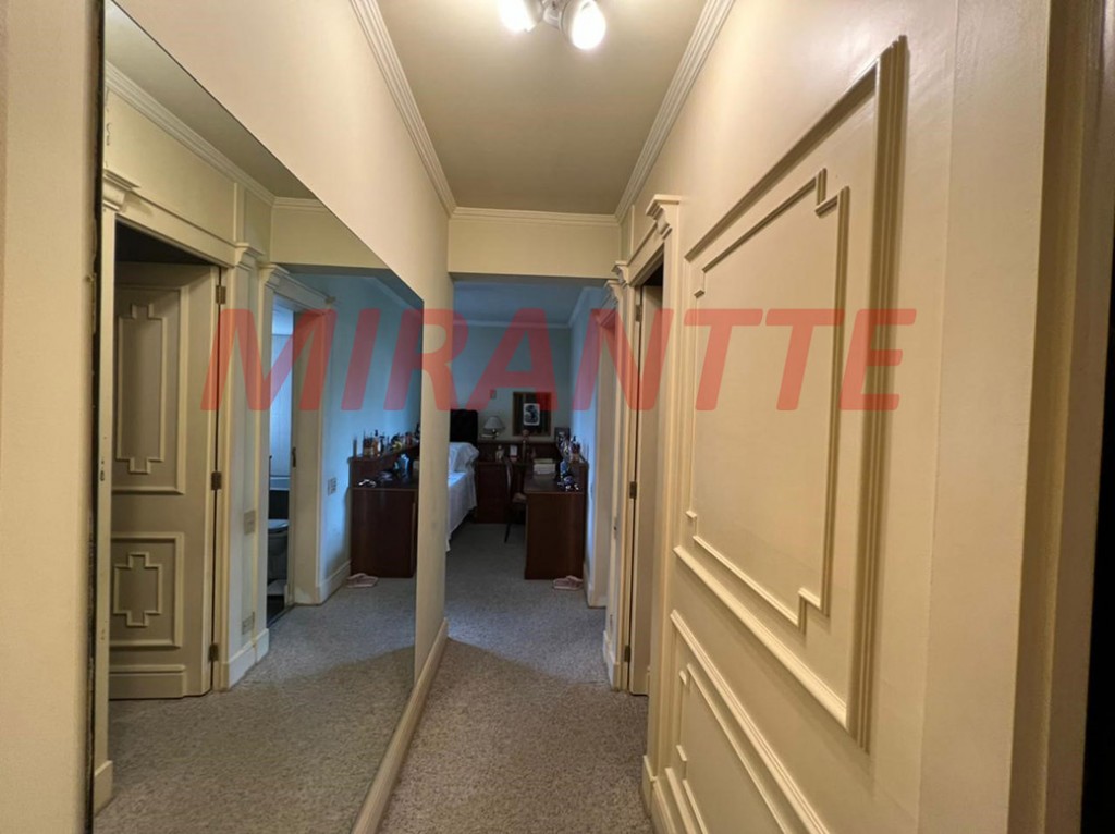 Apartamento de 220m² com 4 quartos em Itaim Bibi